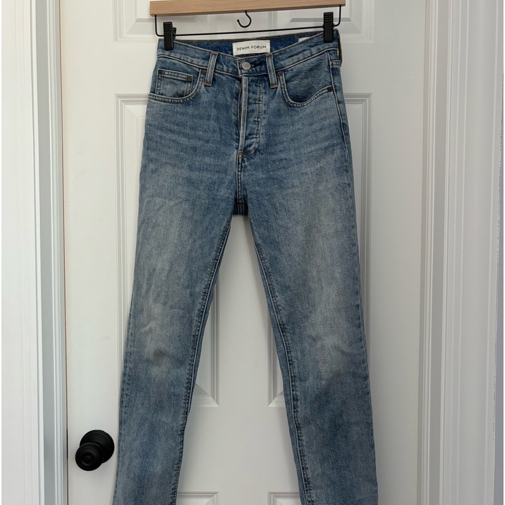 Size 25 Aritzia Denim Forum straight leg jeans
